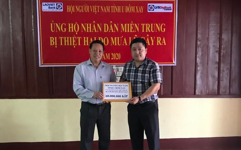 Cộng đồng người Việt Nam tại Bắc Lào ủng hộ đồng bào vùng lũ miền Trung